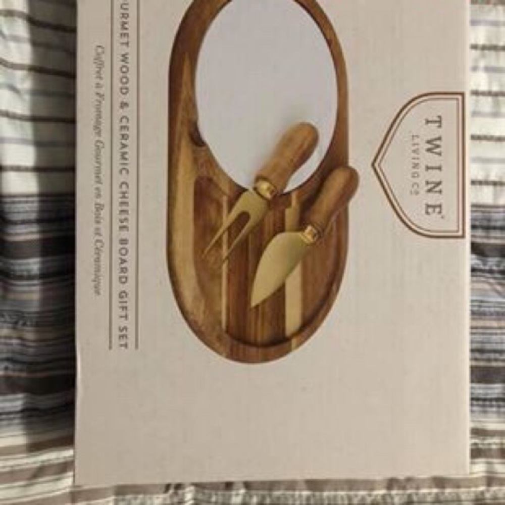 Gourmet Wood & Ceramic Cheeseboard